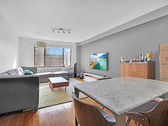 2nd image of 250 E 31st St APT 5A