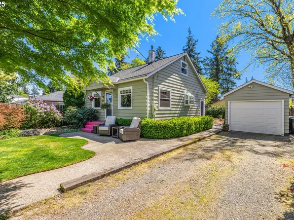 11606 SE Washington St, Portland, OR 97216