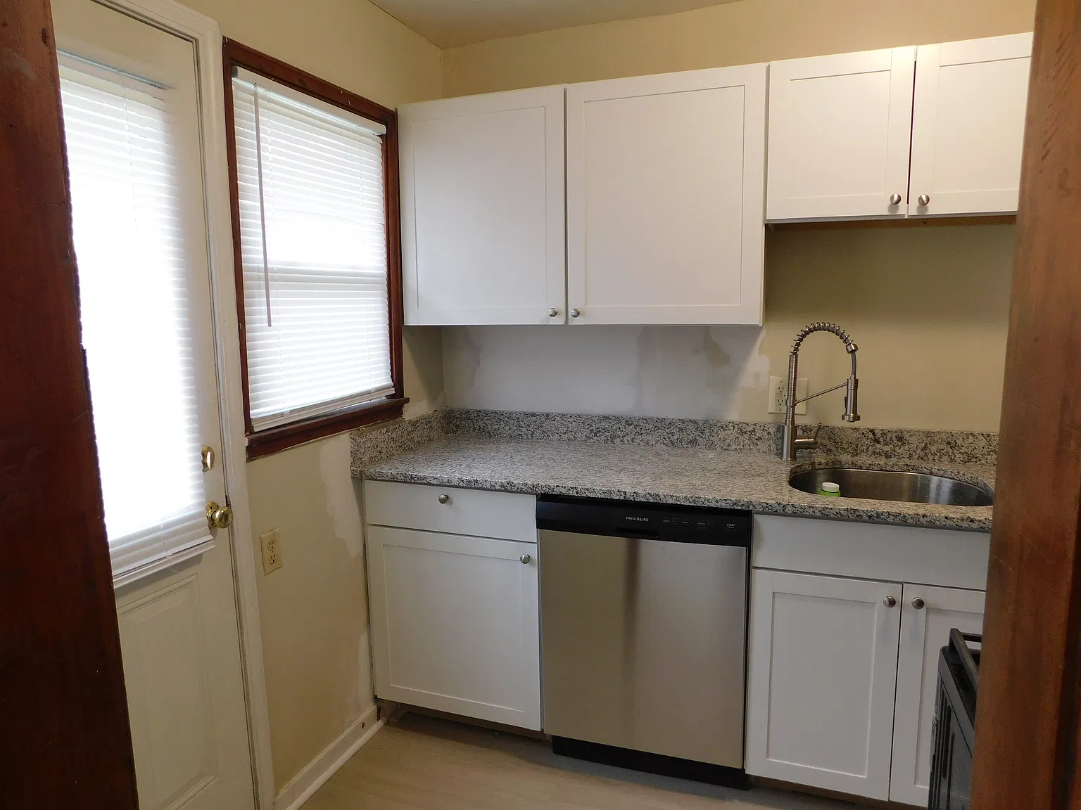 2 bed, 900 sqft, $1,195 — Photo 3