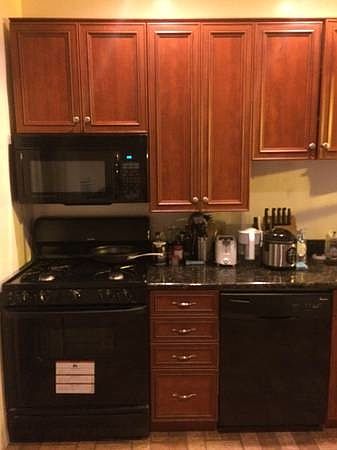 2nd image of 103 W 39th St Unit A1