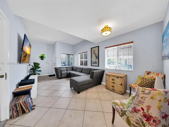 8906 SW 221st Ter, Cutler Bay, FL 33190