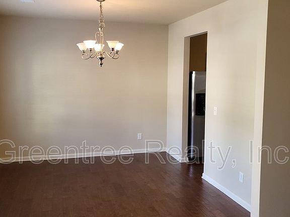 3rd image of 172 Magnaview Dr