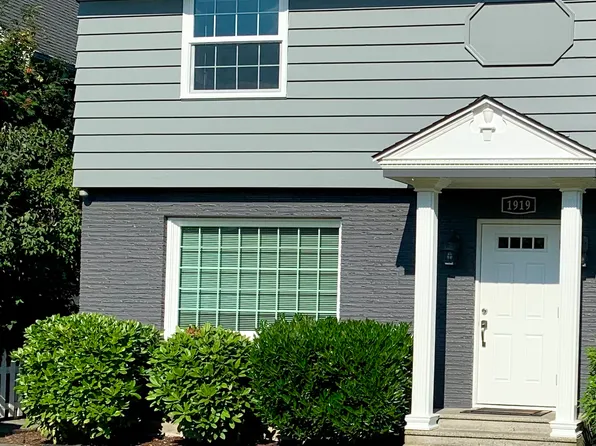 1919 Rucker Ave #2, Everett, WA 98201