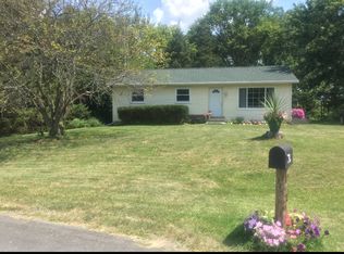 513 Kyser Dr, North Adams, MI 49262