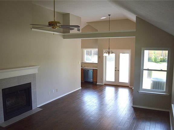 5th image of 902 Ramblewood Dr