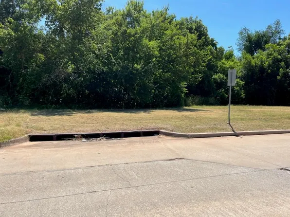 4210 N Shadybrook Dr #8, Oklahoma City, OK 73110