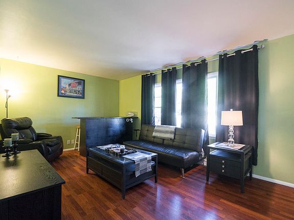 5th image of 164 Oak Park Dr