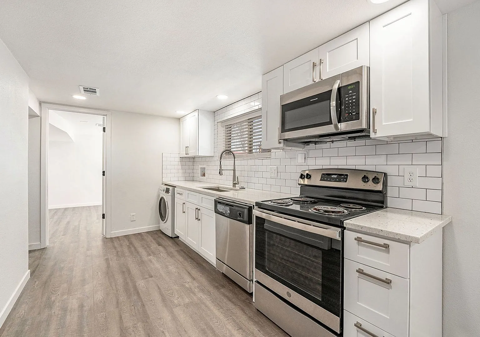 2 Bedroom 2 Bathroom Lower Unit in Wheat Ridge — Photo 2