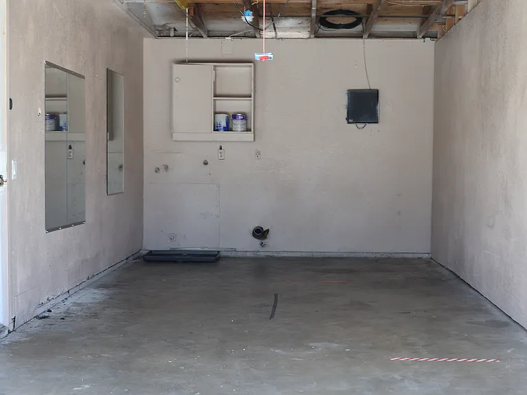 16458 Spruce St — Photo 36