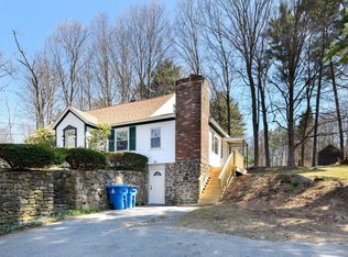 40 Warren Rd, Brimfield, MA 01010