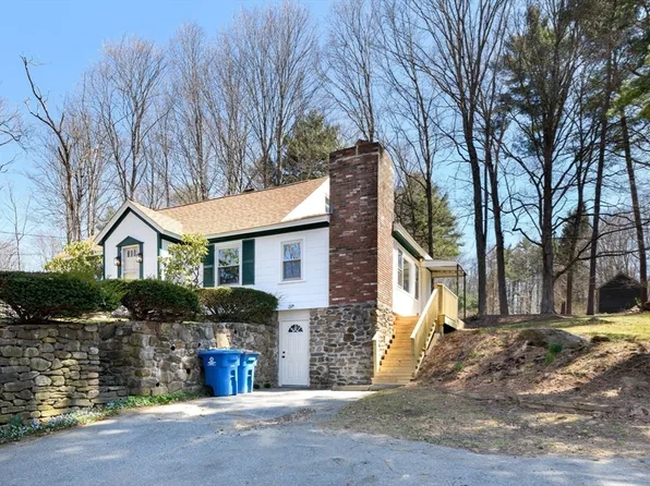 40 Warren Rd, Brimfield, MA 01010