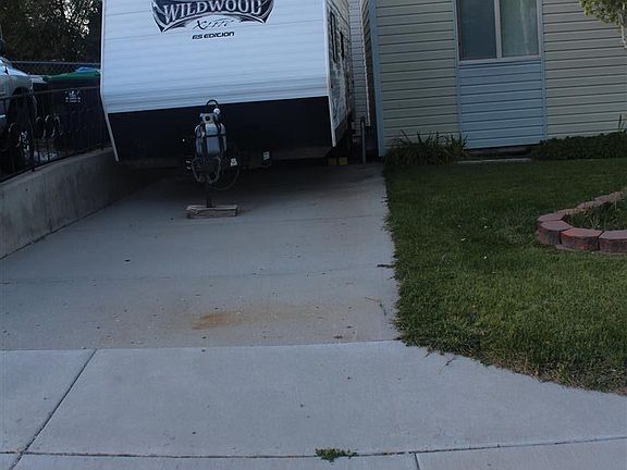3rd image of 225 Trail Dr
