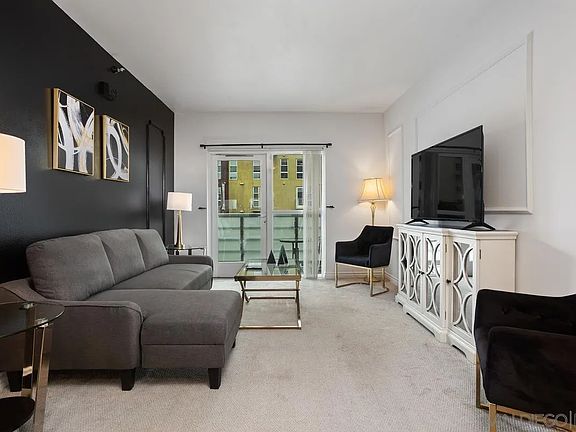 5th image of 550 15th St Unit 302