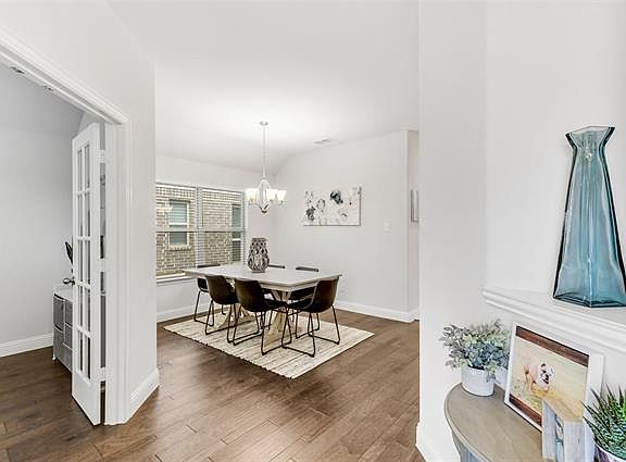 3rd image of 2805 Bird Creek Ct