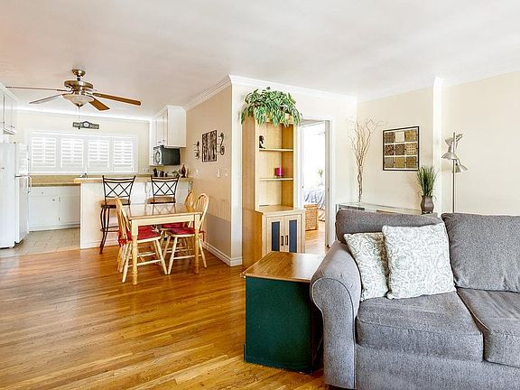 3rd image of 3030 Merrill Dr APT 30