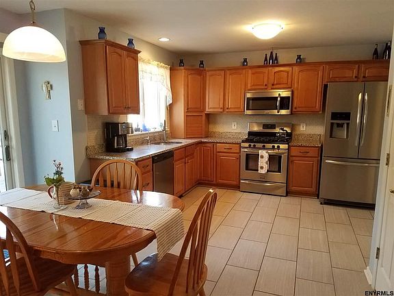 3rd image of 431 Robert Dr