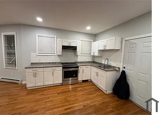 3 bed, $3,000 — Photo 2