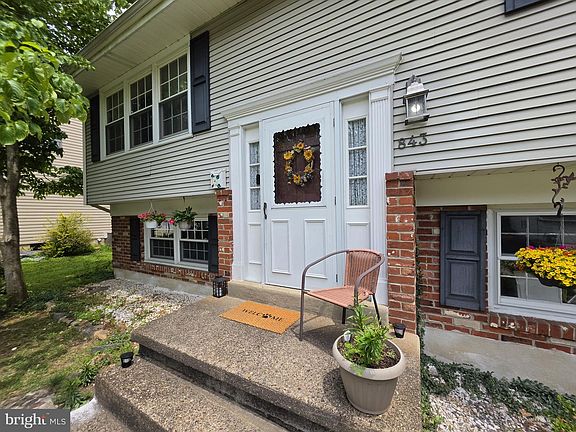 4th image of 843 Parkside Blvd
