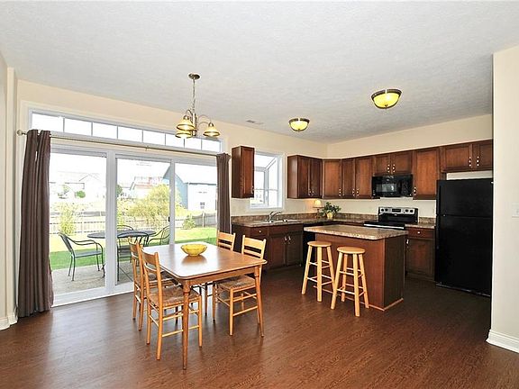 4th image of 952 Morley Ln