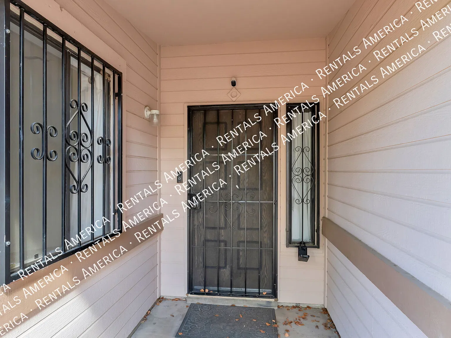 2 bed, 1170 sqft, $1,495 — Photo 2