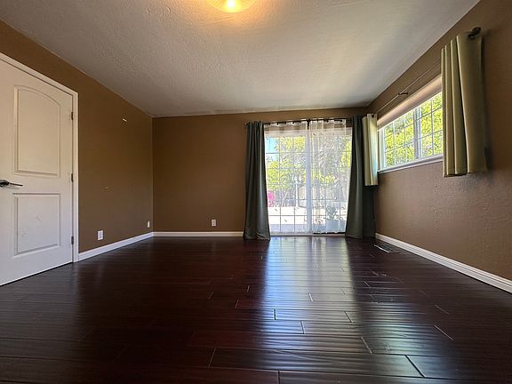5th image of 6118 Shelly Ct