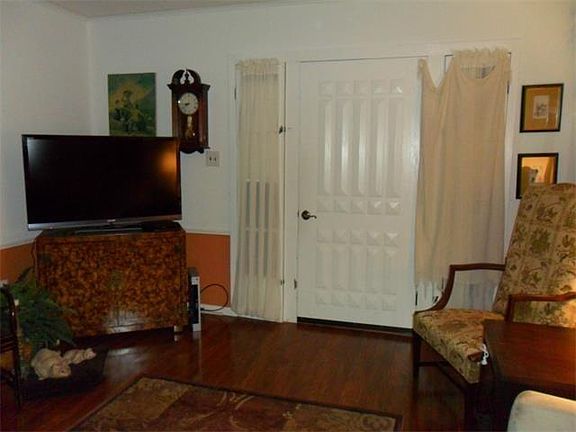3rd image of 805 Marigny Ave