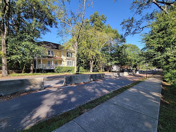 5th image of 422 Georgia Ave SE