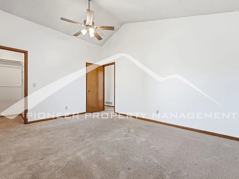 9753 Independence St — Photo 12