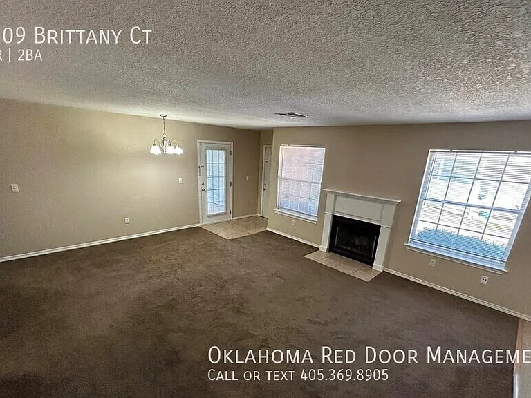 3509 Brittany Ct — Photo 2