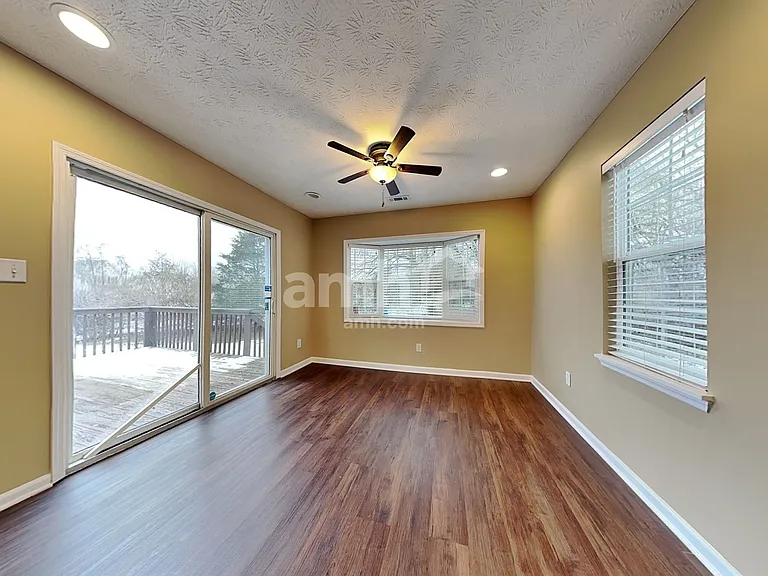 1195 Trish Ct — Photo 8