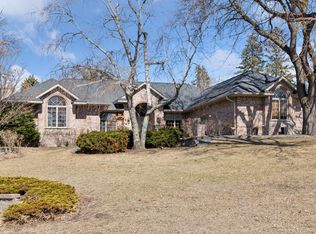 699 Linden St, Mendota Heights, MN 55118