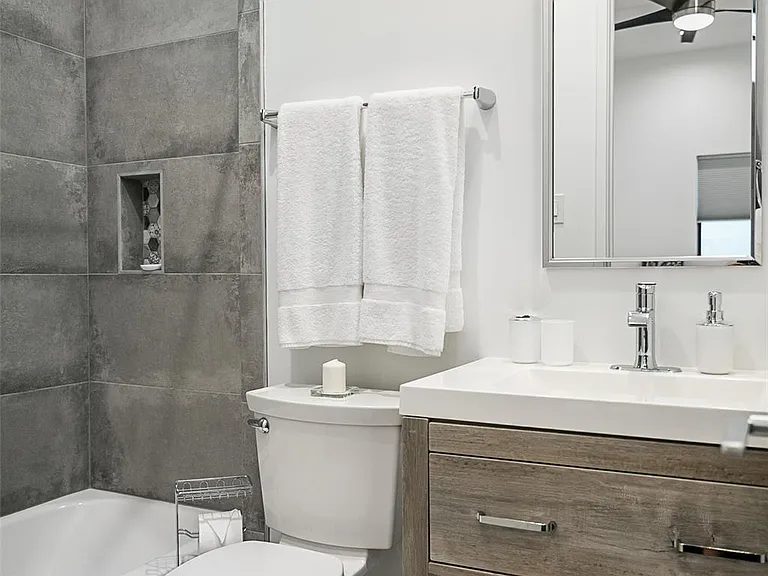511 Memorial Heights Dr — Photo 23