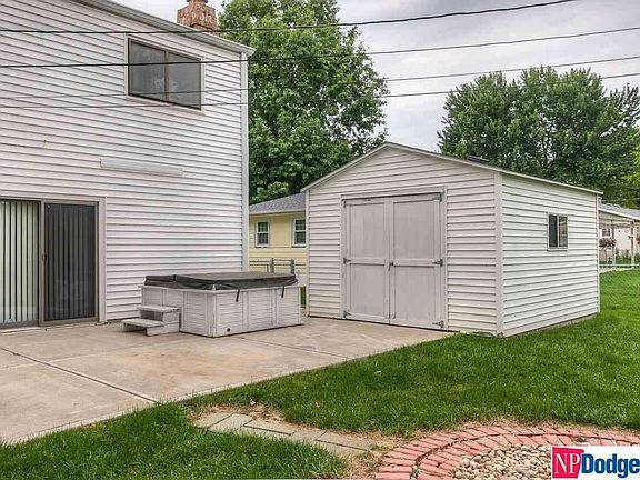 5th image of 405 Kings Dr