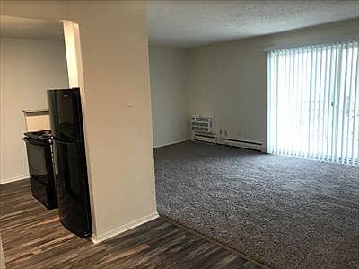 3rd image of 2351 Beechmont Ave #9