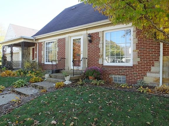3rd image of 800 S Ottillia St SE