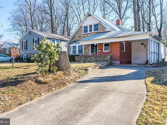 3rd image of 728 Carr Ave