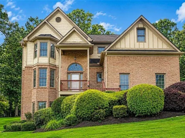 3641 Mountain Cove Rd, Snellville, GA 30039