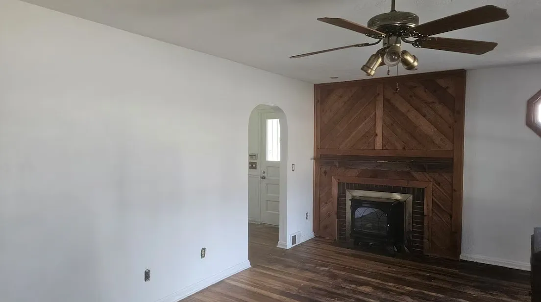 2 bed, 1040 sqft, $1,500 — Photo 2