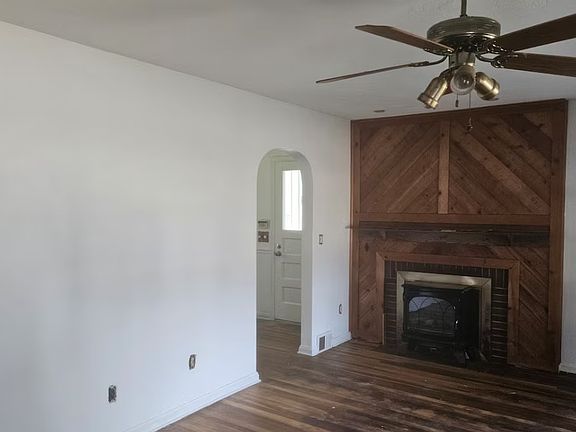 2nd image of 2465 N Jefferson Blvd