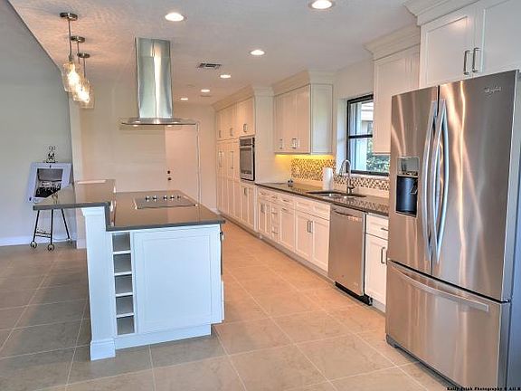 4th image of 1482 SW Troon Cir