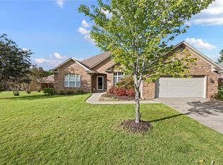 68 Larkspur Ct, Russellville, AR 72802