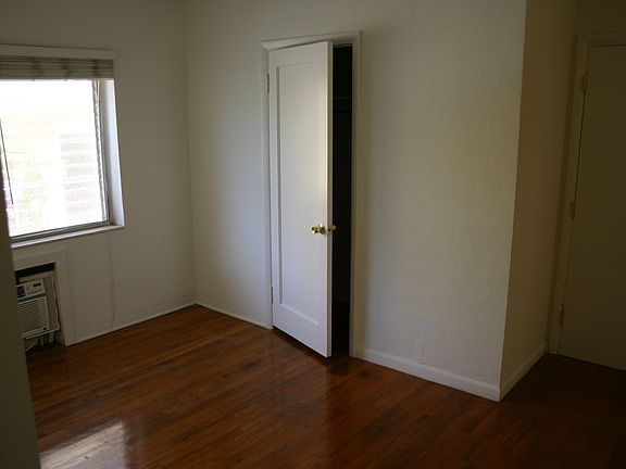 2nd image of 955 Bay Dr #1