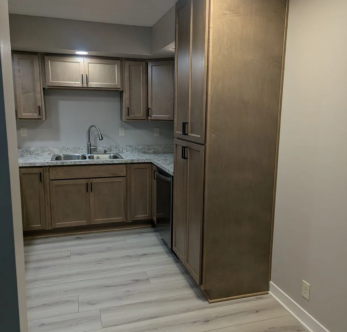 3 bed, 1100 sqft, $1,850 — Photo 4