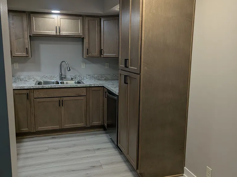 3720 Clover Cir — Photo 3