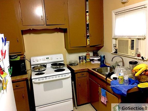 4th image of 2221 Christine Ave