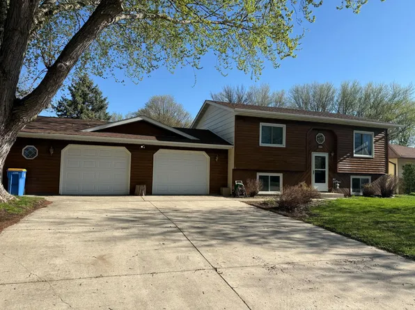 822 16th St SE, Owatonna, MN 55060