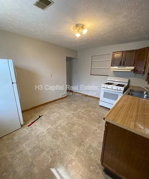 2011 Harris St #C — Photo 6