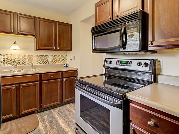 4th image of 3379 Amberway Ct
