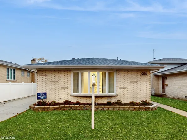 6941 N Dowagiac Ave, Chicago, IL 60646