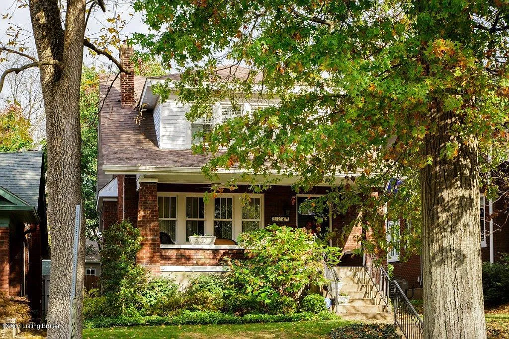 2241 Boulevard Napoleon photo 1